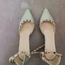 同好投稿，绿色铆钉高跟鞋。