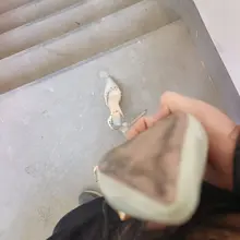 同好投稿，绿色铆钉高跟鞋。