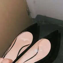 同好投稿，黑色高跟鞋，拿到楼道保养。