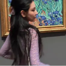 我操…. 蔡崇信离婚然后流出疑似约会的照片 女主我越看越眼熟 然后看了一下名字 这他妈不是我几百年前追的恋综女嘉宾吗 😂😂😂？？？？？ 世界这么离谱的吗？ 这…