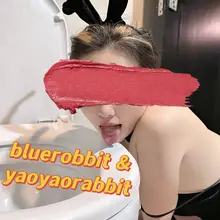 怎么使用骚兔子？当然是当作肉便器，狠狠的虐啊～舔脚、舔马桶都是可以的～ @yaoyaoorabbit #肉便器 #母狗 #调教日常 #骚女友 #丝袜美腿