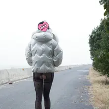 冷清的河沿，冷风吹过光秃秃的下身，和滚烫的身体相遇，凝结出咸湿的露珠 #少妇#露出#情趣 @007share @wqganenshi_ @Public_Cat…