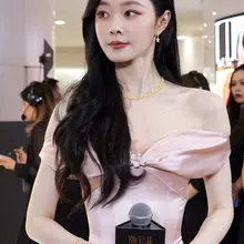 No.mx1461宋轶上海潮宏基活动生图，浅粉色露肩裙，又白又瘦水蜜桃甜妹 [140P+0.98G] #明星生图 #宋轶 自购地址：https://t.co/…