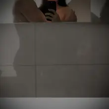 Wife's sex diary 陪老婆出差，在办公楼里的钟点房，带投影，竟然是分为AB间的（后面变成惊喜） 过程里看的是向井蓝的一部NTR系列，老公希望老婆…