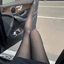 副驾驶要是有个舔脚的狗奴就好了