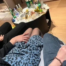 大家过年好，给大家拜年了哈，过年期间之前聊的很好一对夫妻，也活动过，过年放假，老哥邀请我活动，活动那天，家里孩子闹腾，就让嫂子一个人先来，他安顿好孩子再来，让…