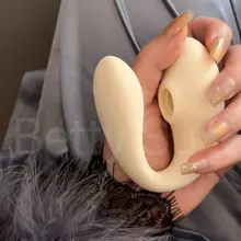 做完全身毛发管理整个人滑滑的椰香椰香的。突然感慨每个女生都应该有一套约会睡衣，穿上会瞬间切换到镜子前欣赏，忍不住喷香水开香薰机，倒一杯酒放点音乐灯光调暗，享受…