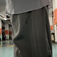 谁能想到超市里正经的娇妻 背地里是下身真空淫水直流的小狗 到了停车场就漏出