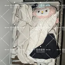 还是上次那个lo娘的极品鞋柜，各种运动鞋，马卡龙，lo鞋，靴子，玩都玩不完，这次门口还有装袜子的盒子，也算是捡到宝了，袜子都是极品美味，更多细节在群更新 #扫…