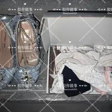 还是上次那个lo娘的极品鞋柜，各种运动鞋，马卡龙，lo鞋，靴子，玩都玩不完，这次门口还有装袜子的盒子，也算是捡到宝了，袜子都是极品美味，更多细节在群更新 #扫…