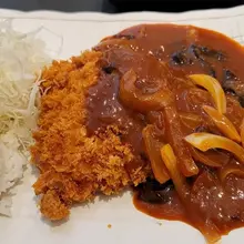 휴 오늘은 고봉밥에 돈까스 입니다^^ 너무 맛나요 배고프니깐 꿀맛입니다 히히♡ 맛저하이소