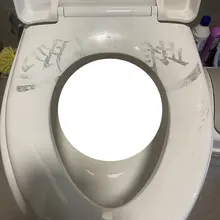 给你们看一下纹身贴的威力 我已经三天穿衣服睡觉了 尿不湿也穿了三天