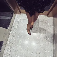 这个裙子太短了吧，后面看到半个屁屁