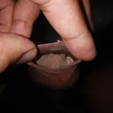慢慢一点点塞，这不就收进去了