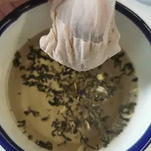 好久没发丝袜泡茶了吧，这饮品上瘾啊，一个月得收好多，越喝越上头。喝完了劲大汁儿浓