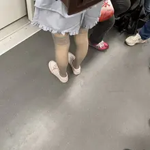 #街拍美腿 #扫楼 现在还能看到这样的丝 确实不多