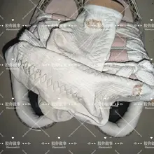 粉色的面包鞋加上刚脱下的棉袜，鞋垫里的汗味和可爱棉袜的香味，简直香迷糊了，这双棉袜我就收下了，有喜欢的老哥可以联系哈 #棉袜 #面包鞋 #打胶 #鞋袜 #香味