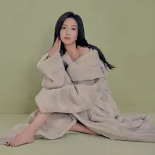 《精品购物指南LifeStyle》封面佟丽娅展示白皙美足 (4p)