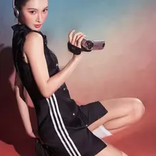 金晨性感运动风格旗袍展示笔直纤细的美腿 (5p)
