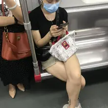 估计你都不知道被偷拍了吧，后续还有视频跟拍，点赞转发发后续