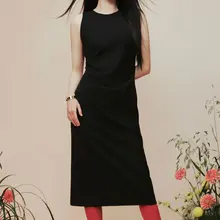 王楚然穿短筒黑丝为时装品牌拍摄宣传照