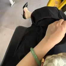公交车上没人，勾引一下司机吧，也不知道他从后视镜能不能看到😇