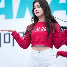 最近忙完了先来一发Nancy母狗，总是被着骚货鼓鼓的裆部吸引，无论是日常还是在舞台上发情跳舞，裆部永远是鼓鼓的，凸显出里面又肥又嫩的骚屄紧紧被热裤包裹，扭两下…