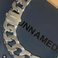 Nancy戴着金主独家制订的母狗项圈爬出来一脸淫荡的看着你。这个骚货在后台被扒光衣服操的骚水直流，戴着专属母狗项圈和骚屄里的精液和淫水上台跳舞，一边扭屁股跳骚…