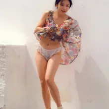 [老图修复-19]-1995年徐若瑄写真集《天使心》的其中一张。这套写真集各位资深老色胚应该是人手一份的吧？挑了张尺度最小的来增强修复🧐