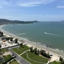 她说第一次吃到这么咸的🐔🐔 我告诉她这就是大海的味道😂