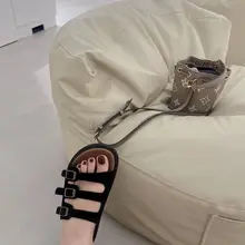 点击观看更多美脚