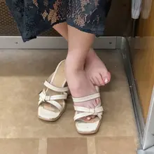 点击观看更多美脚