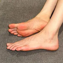 点击观看更多美脚