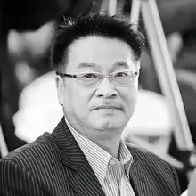 欢喜哥的逝世，又让我想起达叔。 怀念他们就是怀念自己的儿时年少时光。 千禧年前后是困难又是积极向上的。 年轻的父母，热闹的校园，包容的社会，开放的国际。 相比…