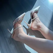 细高跟比较适合插马眼😍😍😍 https://t.co/gkDAdR1Nf4 #玉足 #美脚 #恋足癖 #足交榨精 #脚底奴 #鞋控 #足控福利